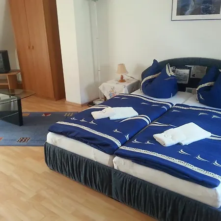 Pensionat Am Wassertor 3*