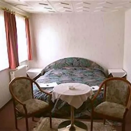 Pensionat Am Wassertor 3*